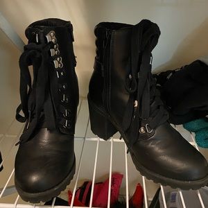 size 5.5 black heeled boots